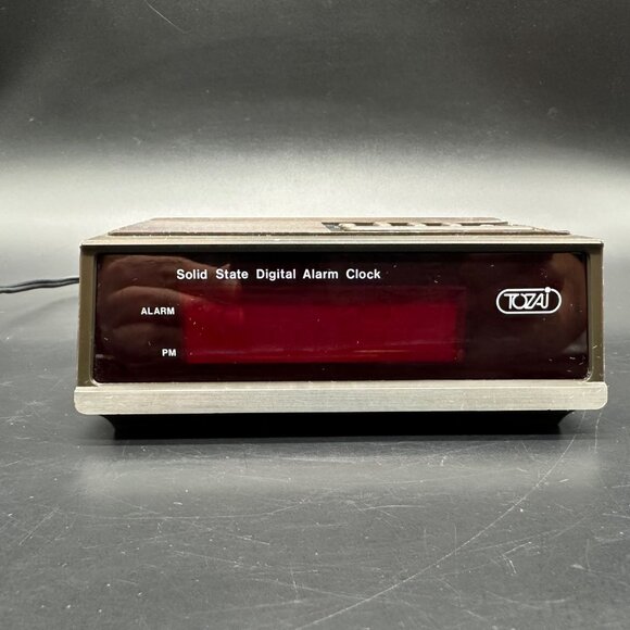 Vintage Digital Alarm Clock TOZAI Solid State Faux Wood Grain 1980s Hong Kong - Picture 2 of 11
